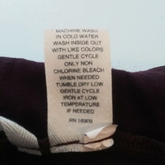 Westbound women's size 12 Short maroon or wine color pull up pants - Picture 12 of 13